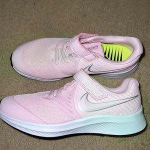 Nike Star runner size 2.5 kids